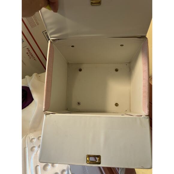 Mary Kay Cosmetics Pink Train Case Vintage 1960’s Travel Makeup Case 6 Mirrors - Picture 6 of 12